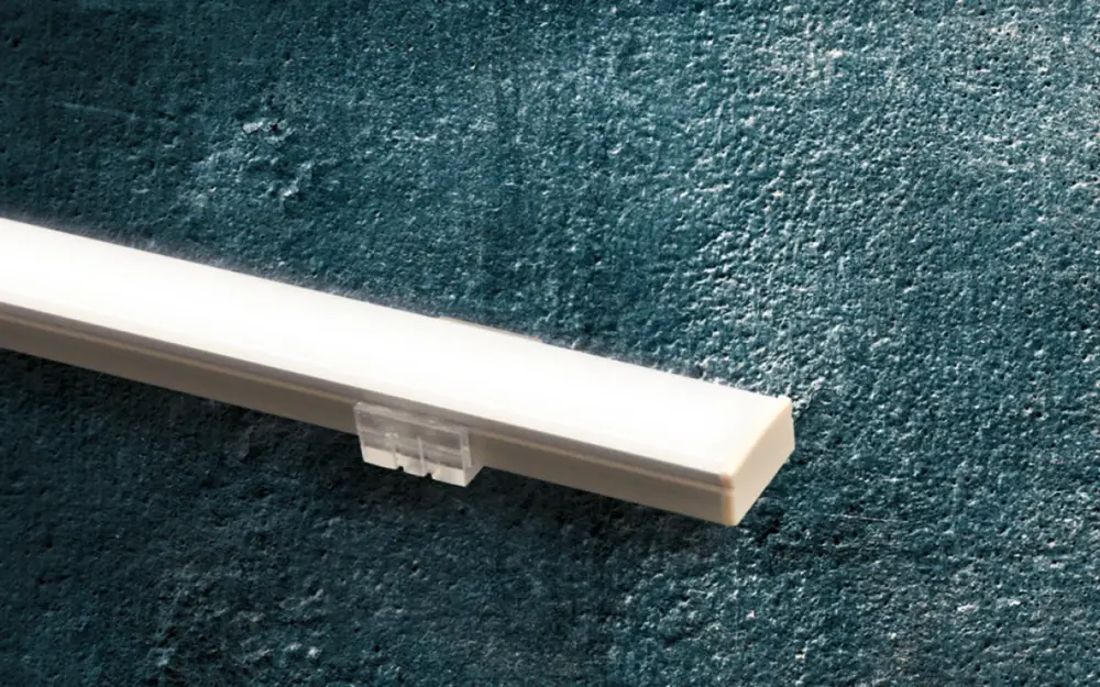 IVT SH 5.676 LED Innenbeleuchtung mit Clip 12 V DC 6,6 W 60,5 cm Aktuell